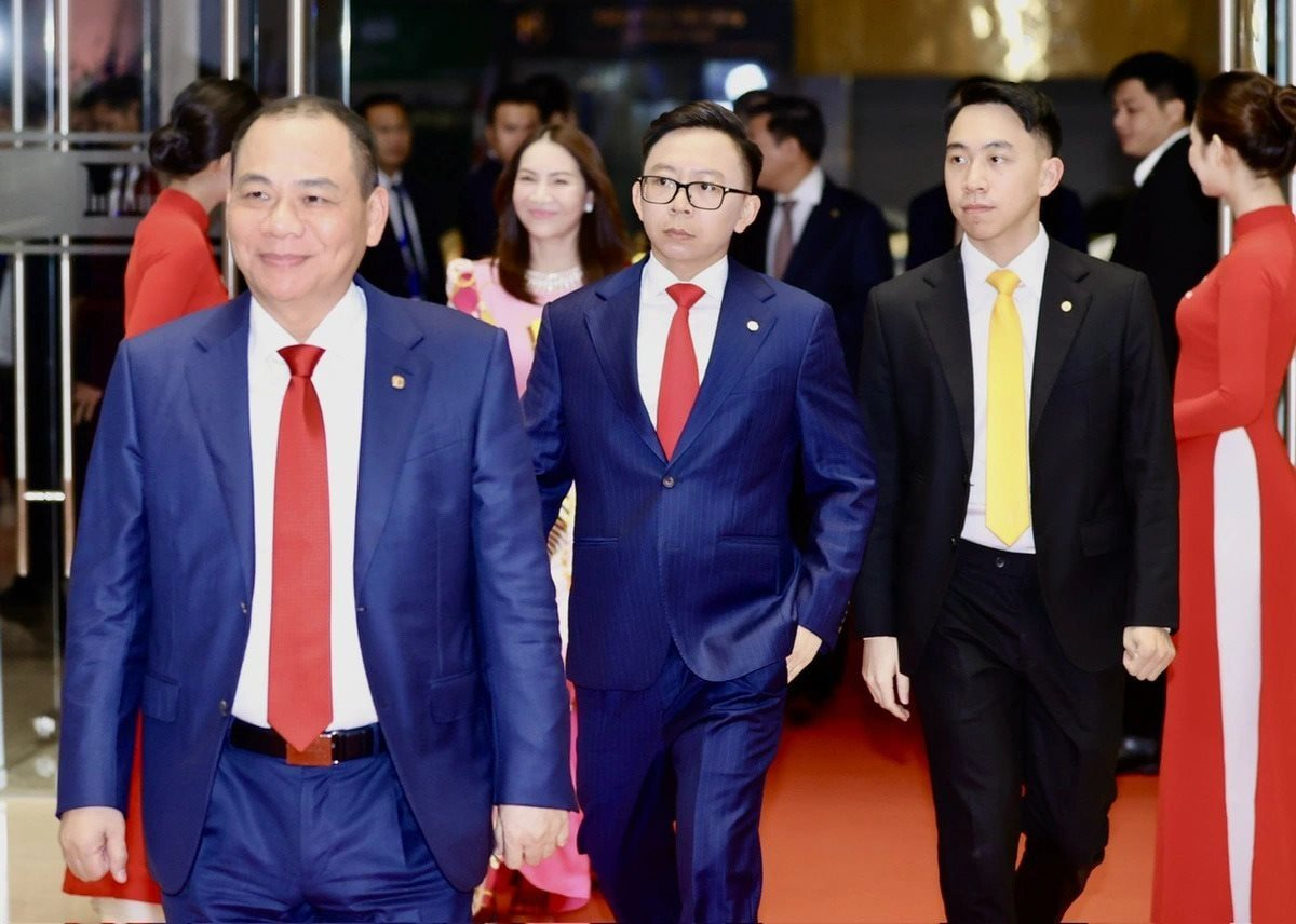 'Sóng' F2 càn quét thị trường 2025: 'Người thừa kế' của các tỷ phú Phạm Nhật Vượng, bầu Hiển, bầu Thụy... đồng loạt ra trận, tài sản gia tộc tăng vọt