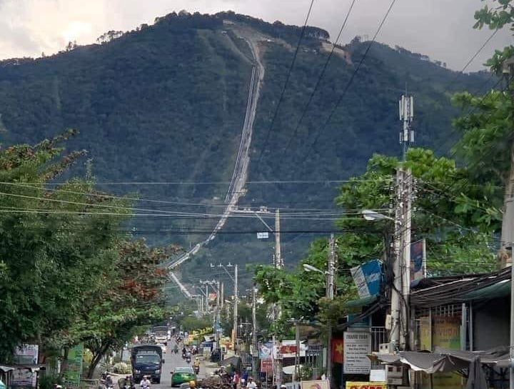 DN đằng sau đường ống dẫn nước dài hơn 2.000m như "đường lên trời" ở đèo Ngoạn Mục, dốc nhất miền Nam: Lãi nghìn tỷ mỗi năm