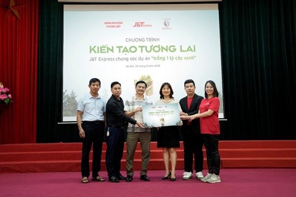 J&T Express đẩy mạnh chiến lược ‘Go Green’, chung tay trồng 1 tỷ cây xanh