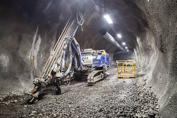 Sập tường nhưng vẫn khoan sâu, 41 mũi khoan thất bại, 1 phút sau cả công trường hò reo, “mỏ vàng” được khai mở 