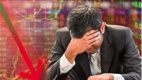 Khối ngoại bán ròng đột biến hơn 3.500 tỷ đồng, đâu là tâm điểm?