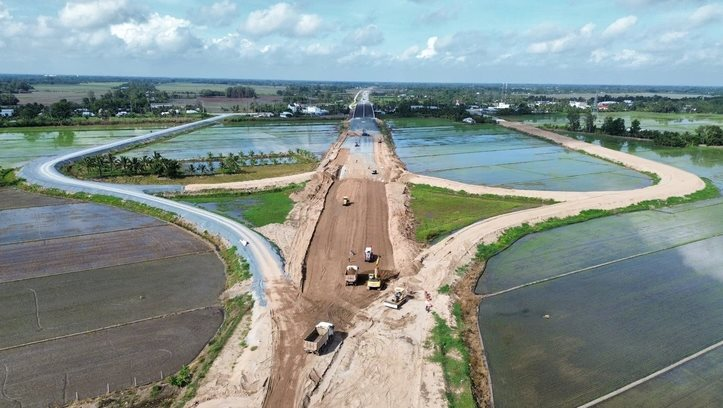 Cao tốc Cần Thơ - Hậu Giang - Cà Mau: Hàng ngàn kỹ sư, công nhân thi công xuyên lễ 2/9