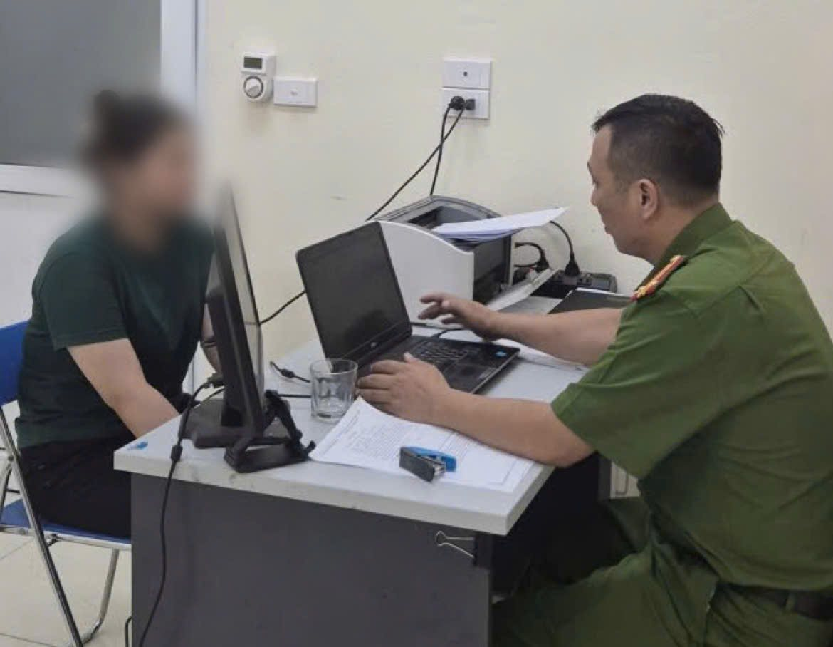 Nữ sinh quyết chuyển khoản cho lừa đảo nhưng rồi được công an nhận xét hiểu chuyện