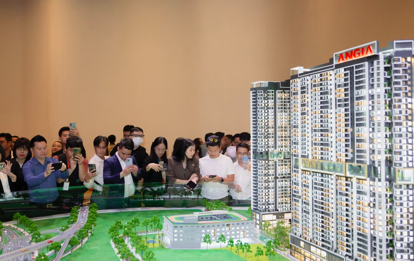 Loạt doanh nghiệp bất động sản phía Nam rầm rộ ra hàng
