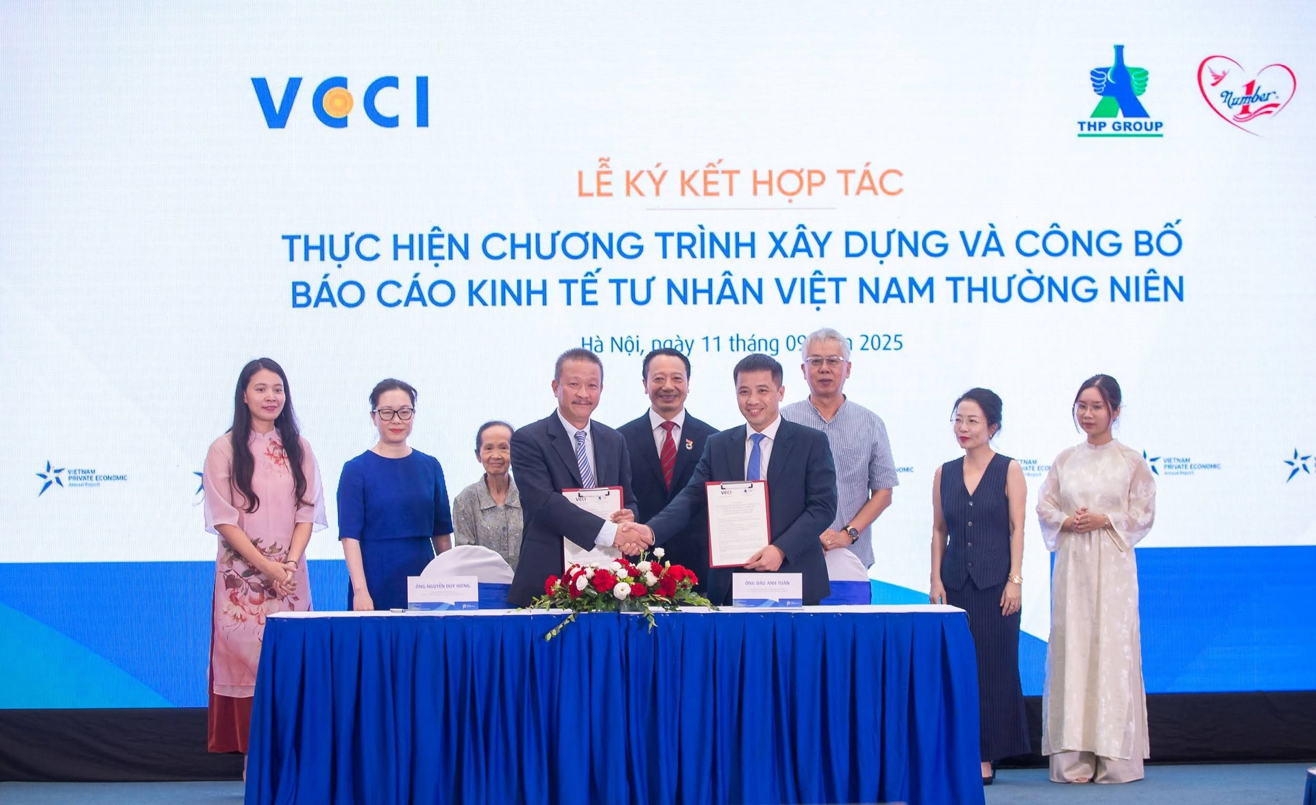 VCCI và Tập đoàn Tân Hiệp Phát hợp tác triển khai sáng kiến Báo cáo Kinh tế tư nhân Việt Nam thường niên
