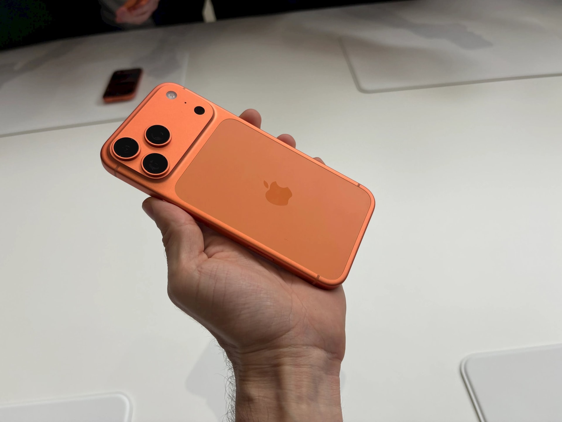 Đang là "kẻ ghét iPhone thậm tệ", tôi đổi ngay thái độ khi thấy iPhone 17 Pro Max: Thực sự phải mua ngay