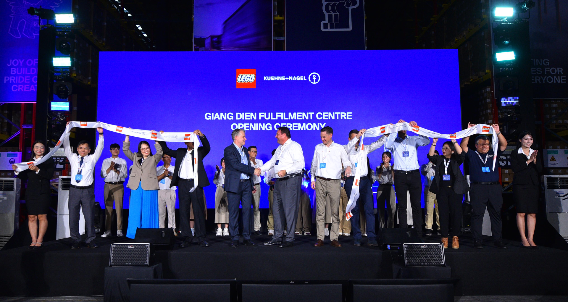 Sau 'siêu nhà máy' hơn 1 tỷ USD lớn thứ 2 châu Á, Tập đoàn LEGO tiếp tục mở trung tâm phân phối rộng hơn 10.200m2 tại Việt Nam: Địa phương nào được lựa chọn?