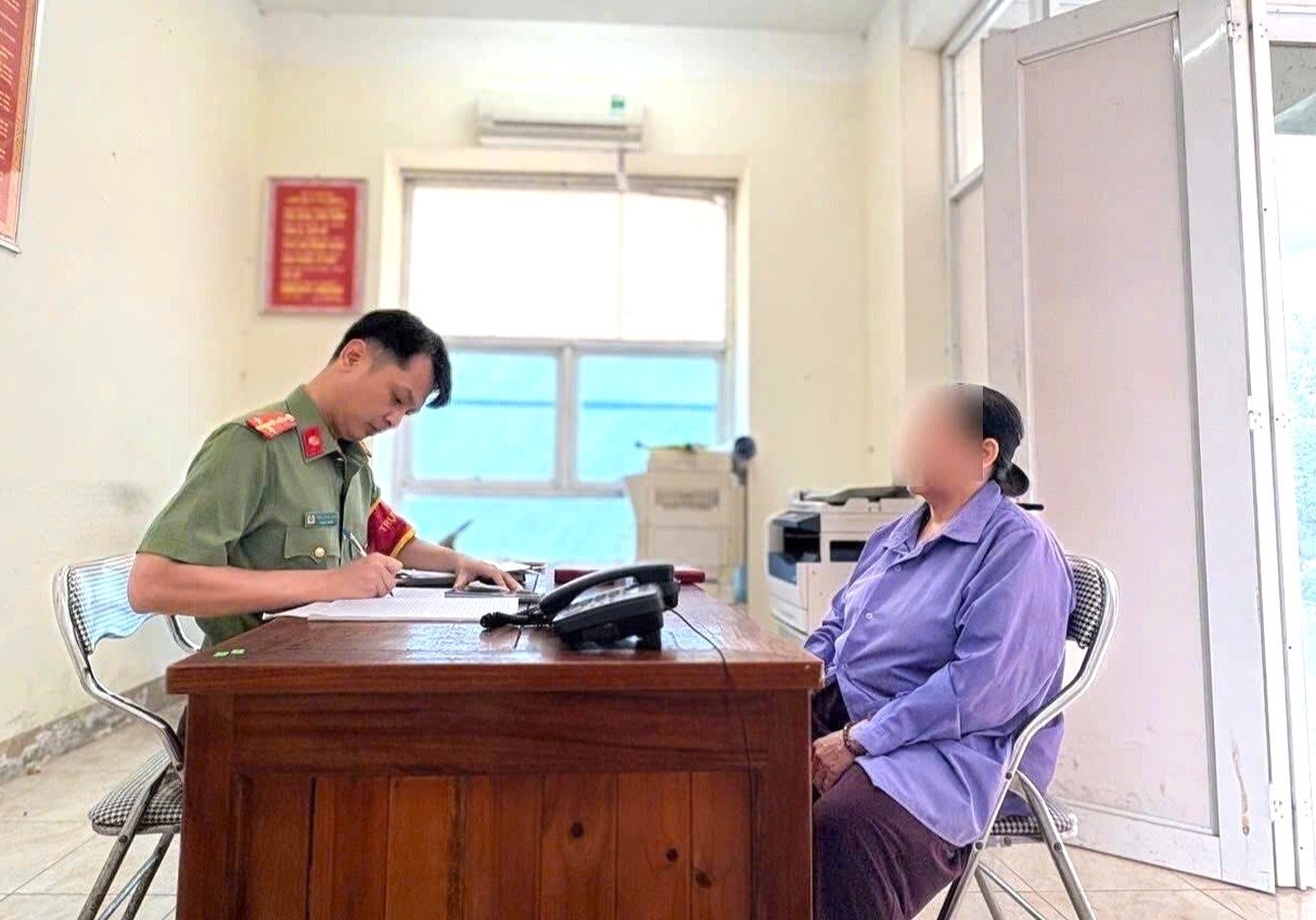 Người phụ nữ đến công an phường hỏi thông tin để chuyển khoản 163 triệu đồng vào STK MB Bank, lực lượng chức năng khẳng định có dấu hiệu bất thường