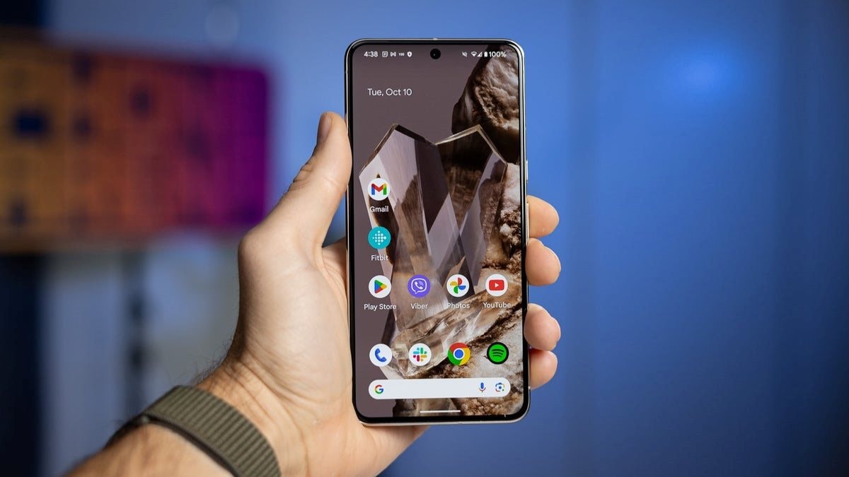 android-15-introduces-a-swipe-back-gesture-bug-on-pixel-8-pro-but-theres-a-workaround.jpg
