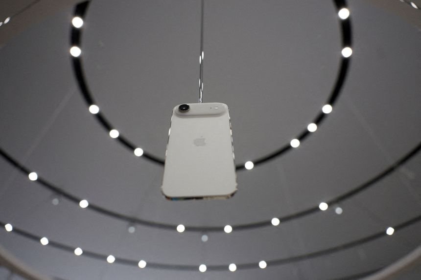 2025-09-09t204611z-532827708-rc2jogakmxnb-rtrmadp-3-apple-event.jpg