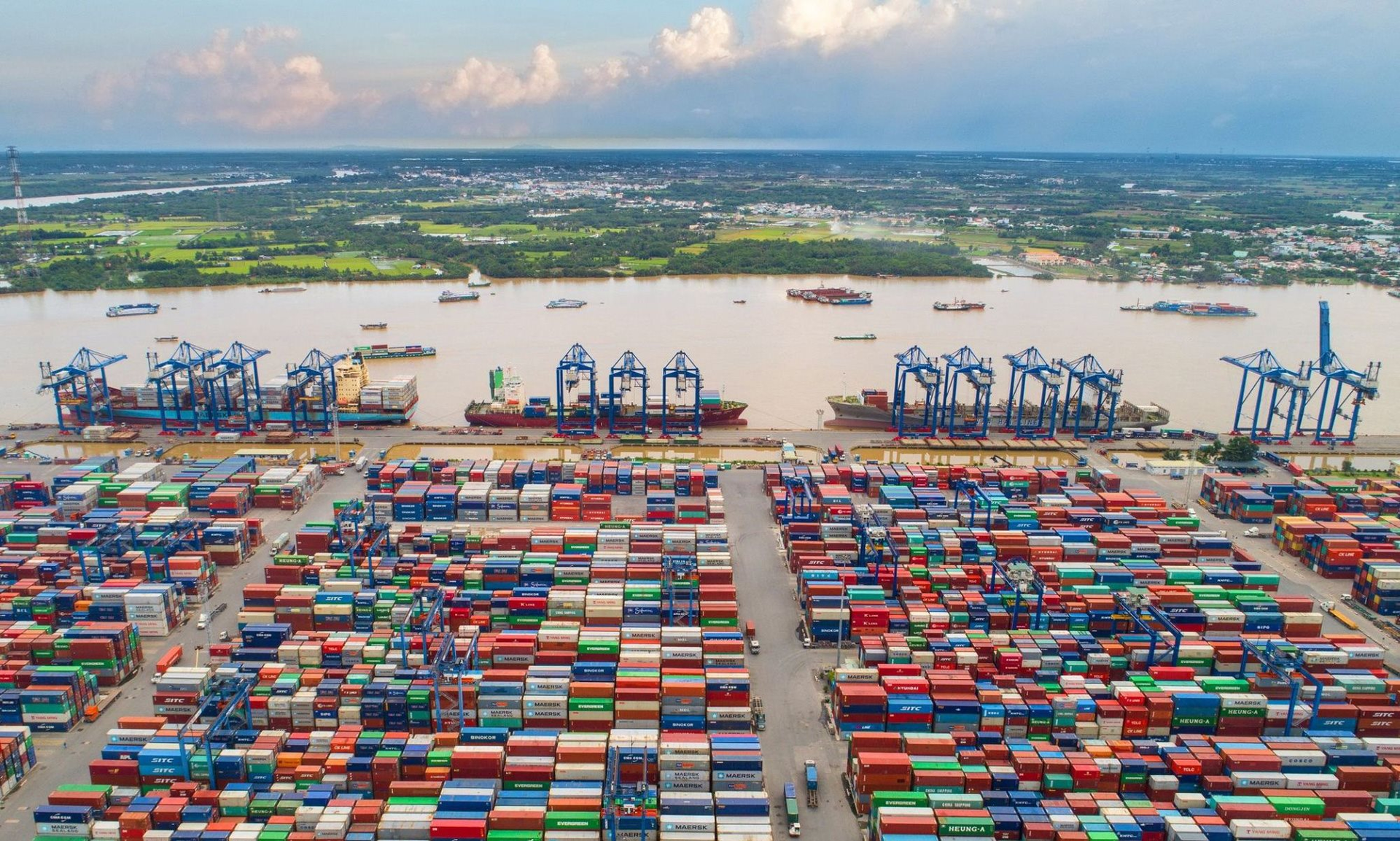 Địa phương duy nhất sở hữu 2 cảng biển lọt top 30 bận rộn nhất thế giới 