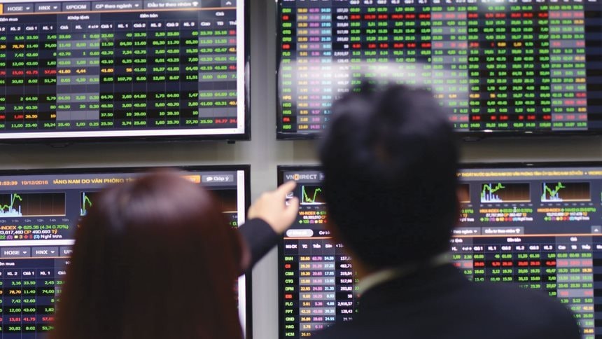 Thị trường “bùng nổ” phiên đầu tuần, VN-Index áp sát mốc 1.685 điểm