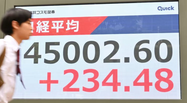 Lần đầu tiên trong lịch sử Nhật Bản, Nikkei vượt 45.000 điểm ngay trước thềm họp Fed, BOJ