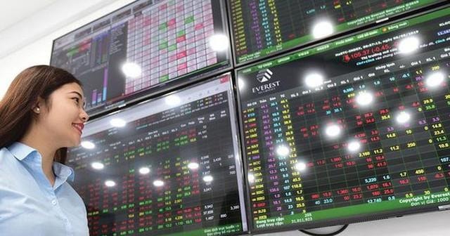 Chuyên gia điểm tên 4 nhóm cổ phiếu hưởng lợi nhất khi Fed hạ lãi suất