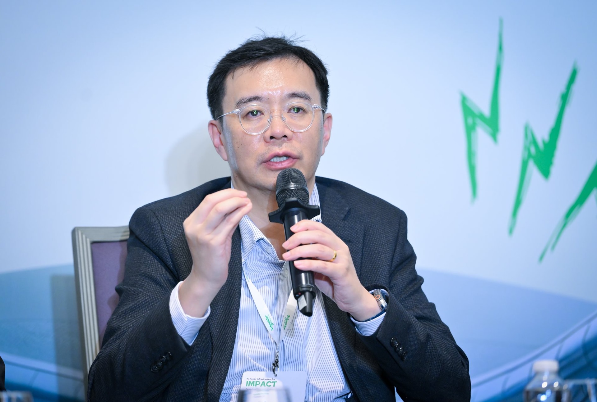 ong-pang-xingjian-tong-giam-doc-schneider-electric-khu-vuc-dong-a.jpg21.jpg