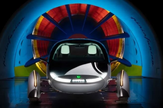 Xe điện solar khiến cả thế giới ngỡ ngàng: Có thể đi 64km/ngày nhờ ánh sáng mặt trời, ngành ô tô đứng trước bước ngoặt