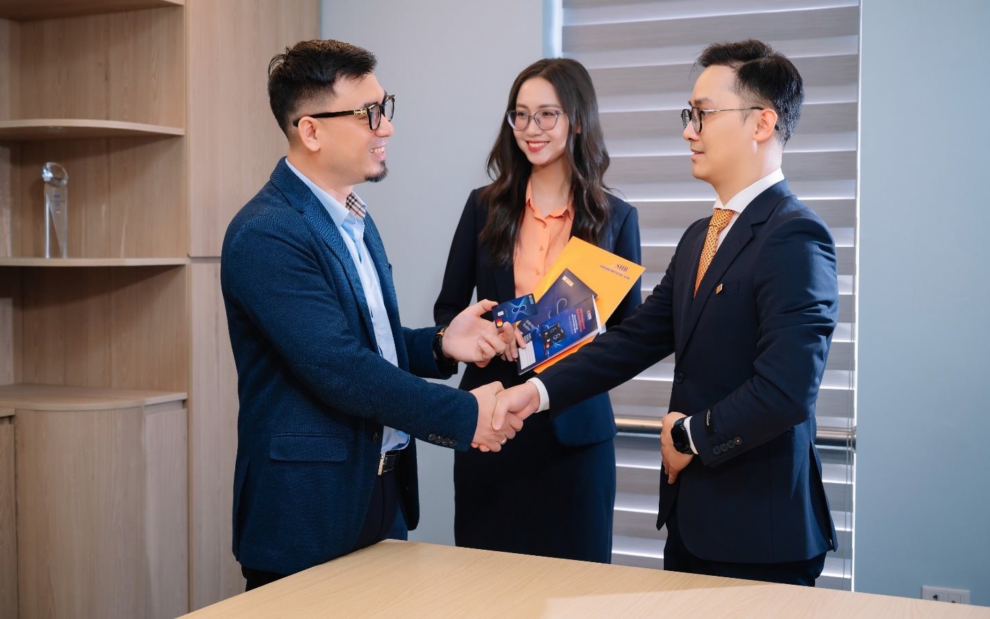 Doanh nghiệp tìm thấy nhiều giải pháp chi phí với thẻ tín dụng SHB