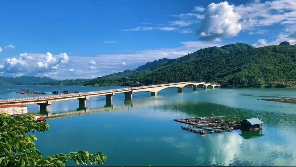 Cây cầu 100% 'hàng nội' bắc ngang sông Đà, trụ cầu 105m cao nhất Việt Nam: DN nào đứng sau?