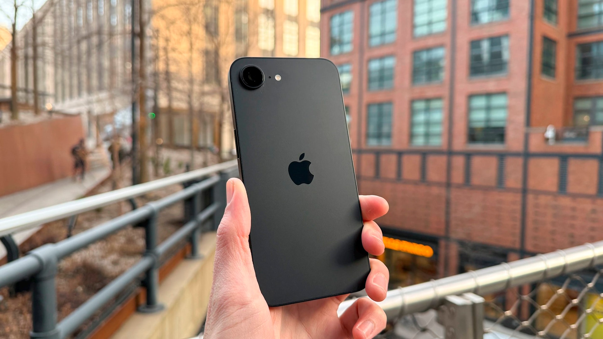 iphone-16e-review-cnnu-13.jpg