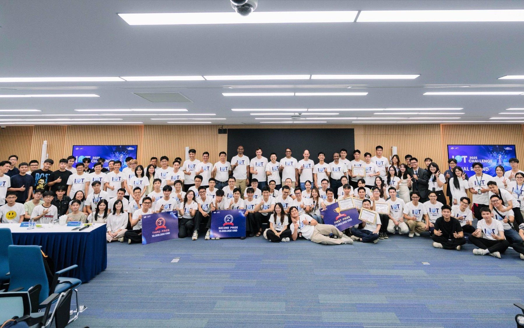 Chung kết IOT Challenge 2025: Sinh viên Công nghệ bùng nổ sáng tạo với giải pháp ngành Bán lẻ thông minh