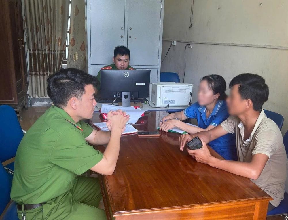 Cặp vợ chồng Hà Tĩnh chuyển khoản 10K thì được trả lại đúng số tiền, đến khi chuẩn bị chuyển 100 triệu đồng: Công an mời lên làm việc, buộc dừng giao dịch 