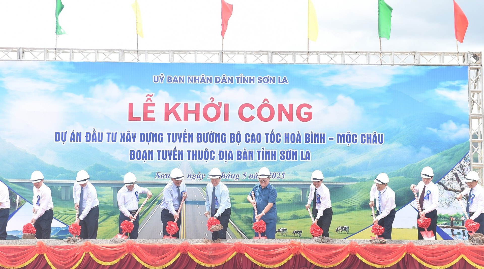 khoi-cong-cao-toc.jpg