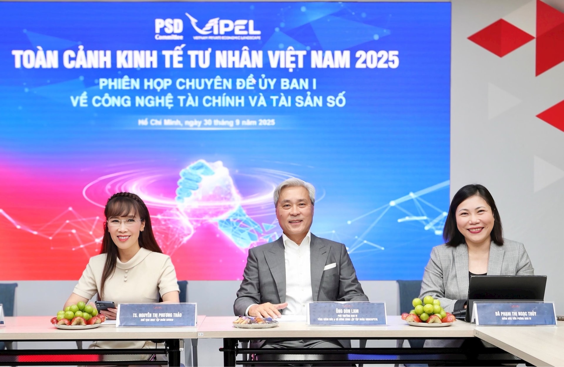 Tỉ phú Nguyễn Thị Phương Thảo kể chuyện cùng ông Trương Gia Bình bàn cách “giải cứu” HOSE