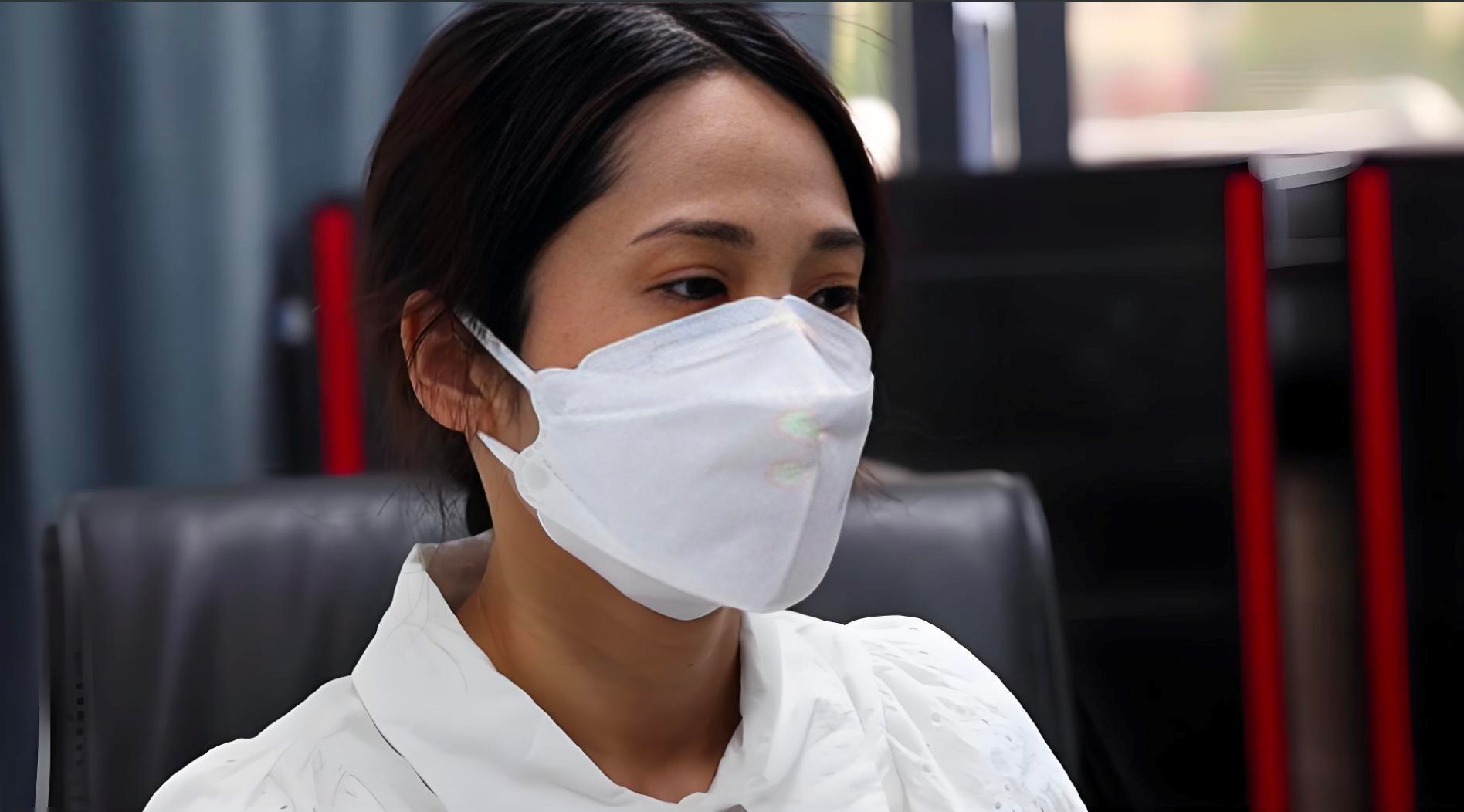 Nghe cuộc gọi số lạ, người phụ nữ không nói gì, cảnh giác cúp máy luôn nhưng hôm sau nhận thông báo: Tài khoản bị trừ 200 triệu đồng