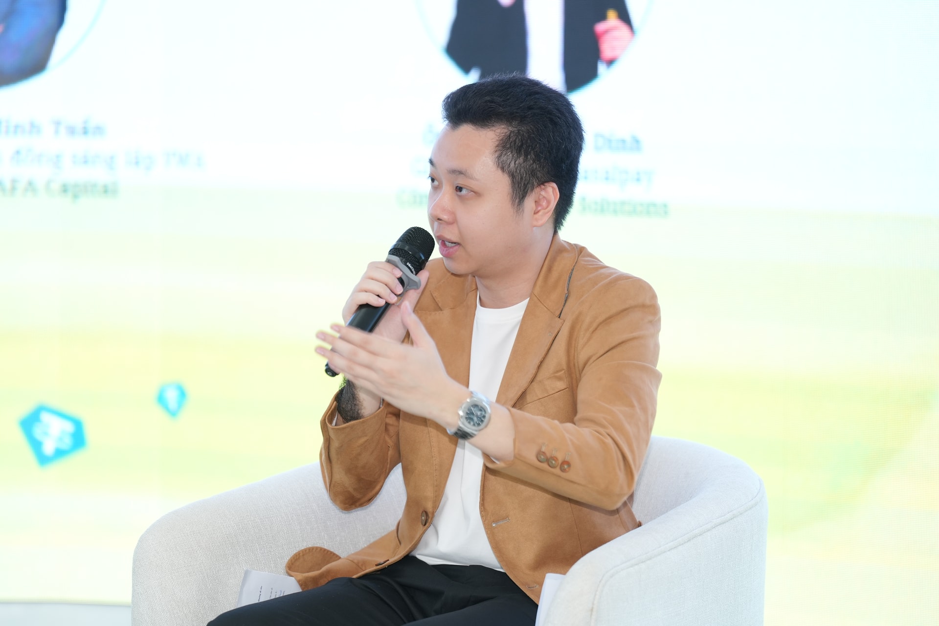 ong-tran-huyen-dinh-chu-nhiem-uy-ban-ung-dung-fintech-vba-giam-doc-du-an-basal-pay.jpg