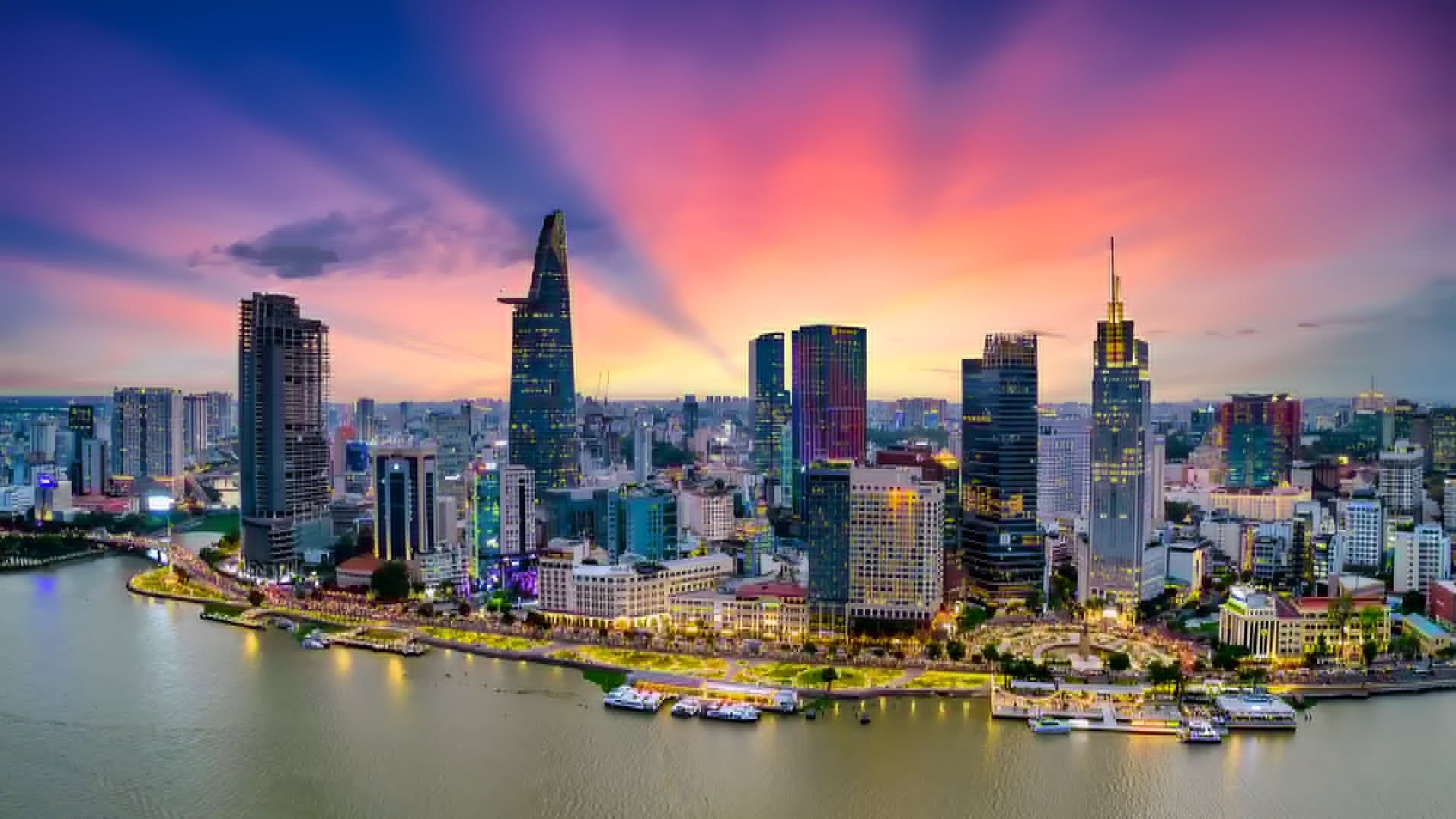 PRIVATE 100 trong bức tranh toàn cảnh của TOP 200: Câu chuyện về rủi ro thuế theo các sắc thuế và theo ngành kinh doanh