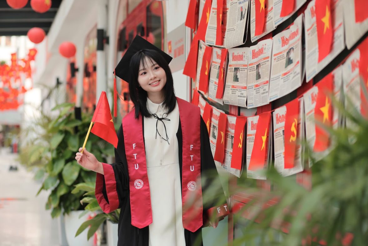 Nữ sinh 2003 tốt nghiệp ĐH "Harvard Việt Nam" với số điểm tuyệt đối: Không chỉ là “mọt sách” mà phải “học chủ động”