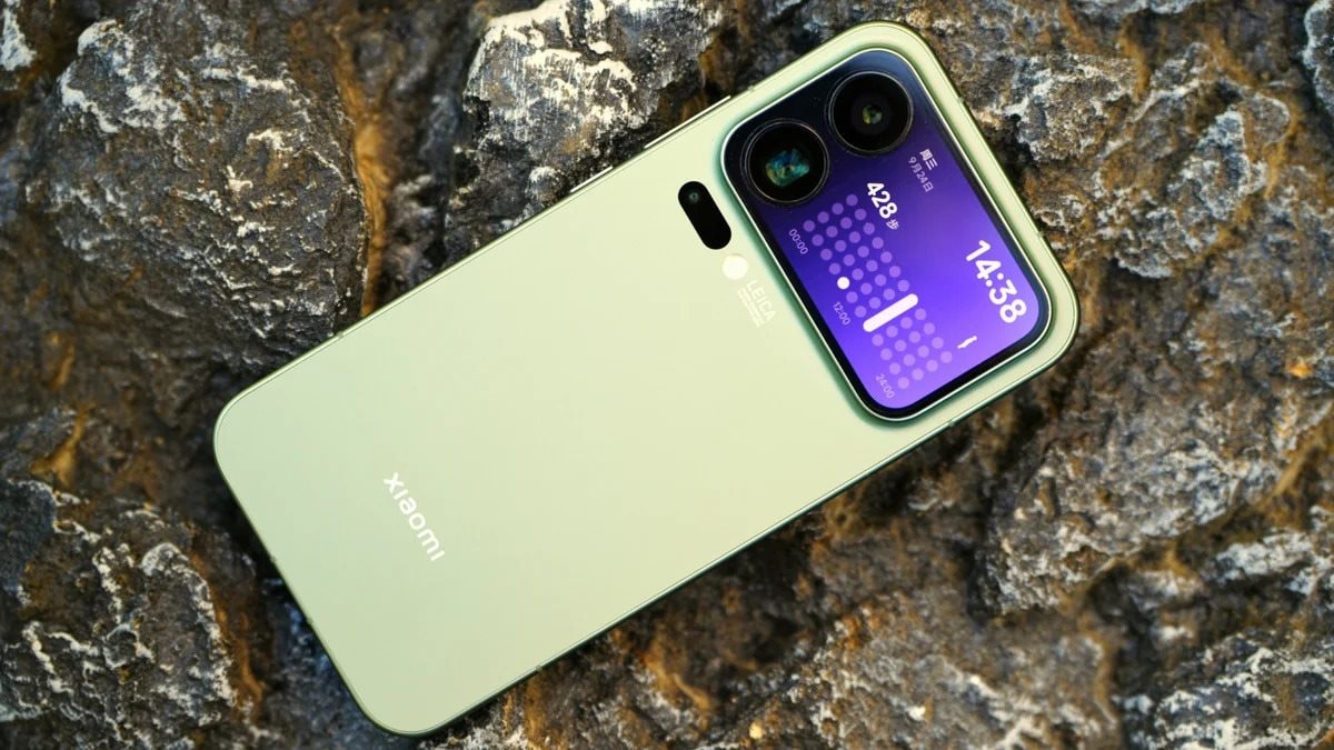 xiaomi-17-is-pretty-great-but-the-blatant-iphone-17-copying-is-just-too-much-for-me.jpg