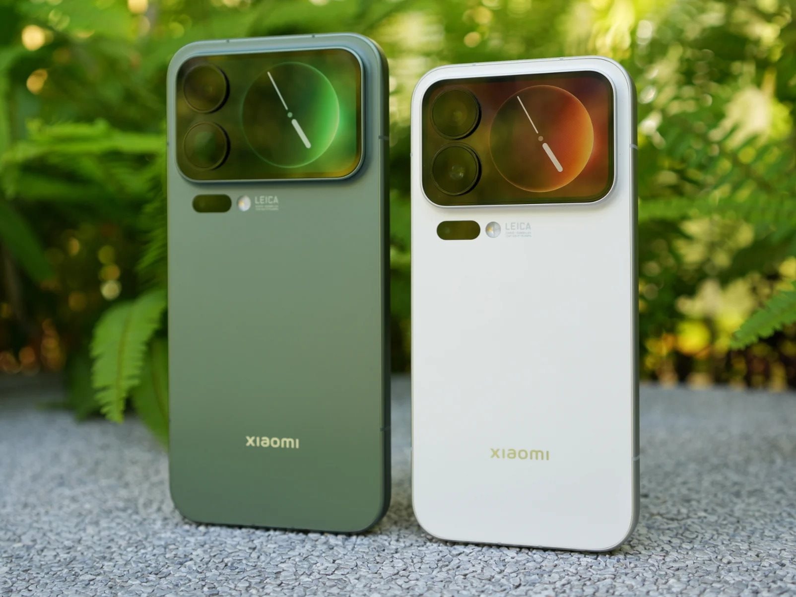 xiaomi-17-pro-rear-display-mid-dcs.jpg