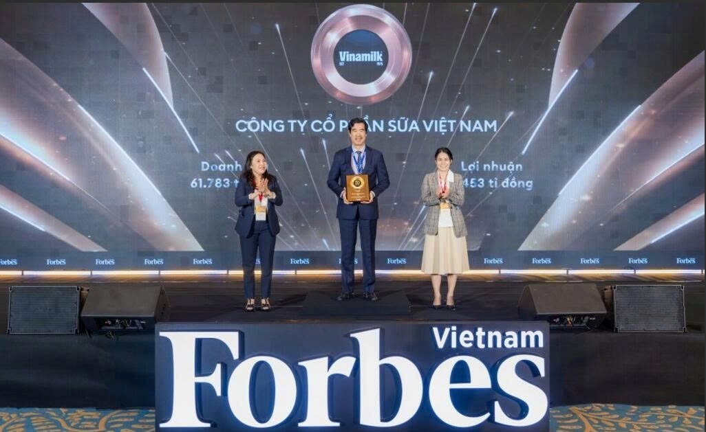 Vinamilk đứng đầu top 25 thương hiệu dẫn đầu 2025 của Forbes Việt Nam