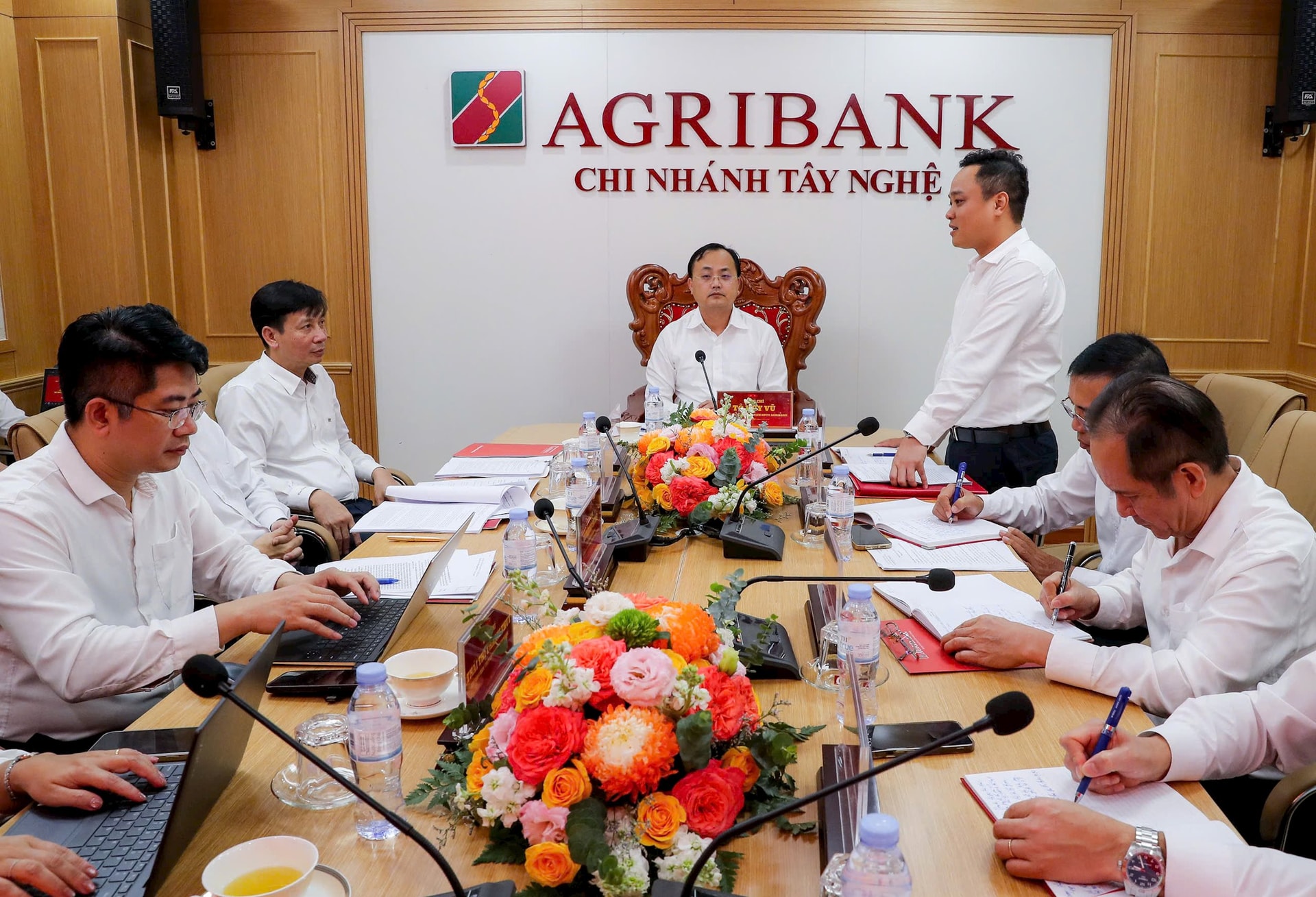 Chủ tịch HĐTV Agribank làm việc tại các chi nhánh trên địa bàn tỉnh Nghệ An, kịp thời chỉ đạo khắc phục hậu quả do bão lũ