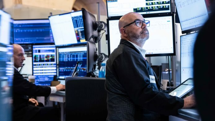 Chứng khoán Mỹ tăng vọt, S&P 500 lập đỉnh chưa từng có ﻿6.700 điểm: Nhà đầu tư hy vọng điều gì?
