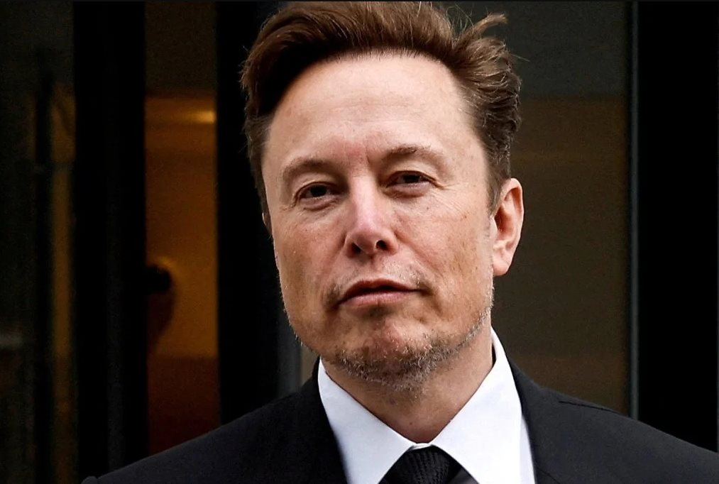 Tesla bị kiện trong vụ cháy xe điện khiến 1 cô gái thiệt mạng: Triết lý thiết kế tối giản để tăng tính thẩm mỹ của Elon Musk bị chỉ trích