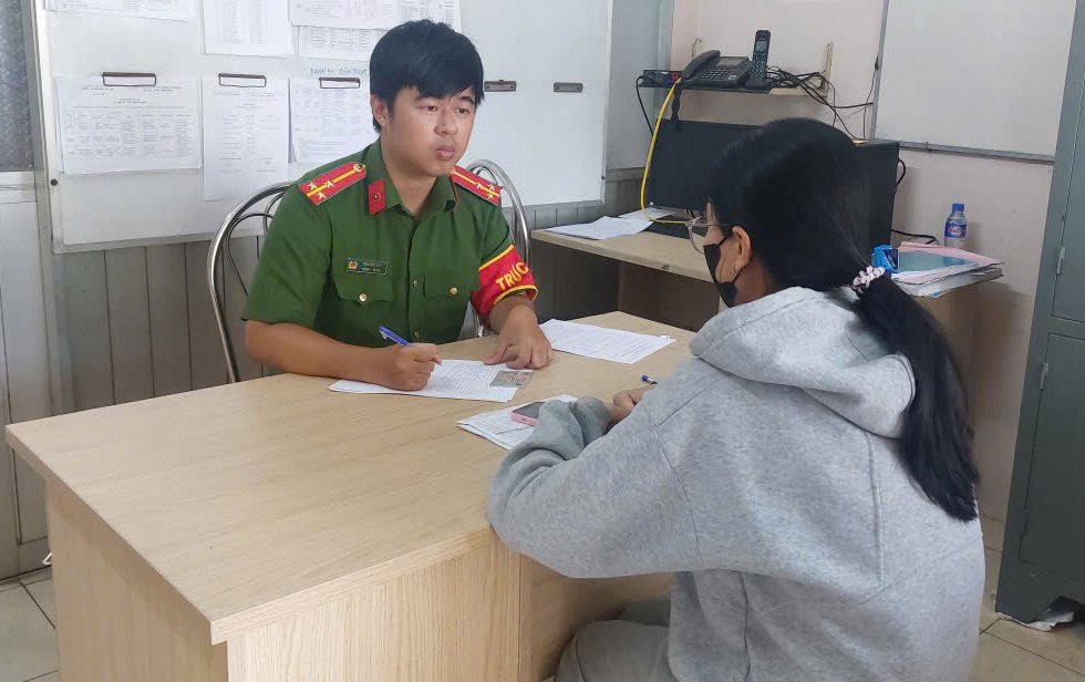 Nữ sinh 2007 ở Hà Nội chuyển khoản 15 triệu đồng cho lừa đảo rồi mới báo công an