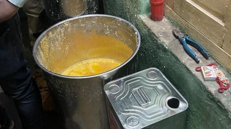 Đột kích 3 kho hàng, công an triệt phá đường dây sản xuất bơ giả từ hóa chất, tịch thu gần 10 tấn sản phẩm kém chất lượng