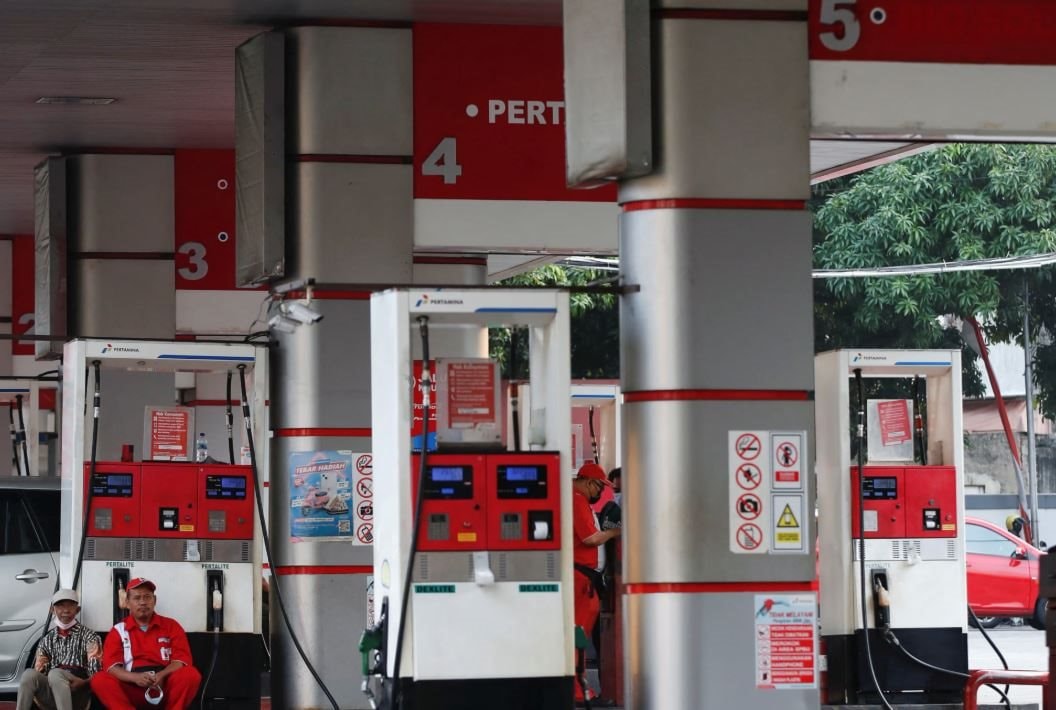 Indonesia cạn nhiên liệu diện rộng, người dân xếp hàng 30 phút chỉ để mua xăng: Chuyện gì đang xảy ra?