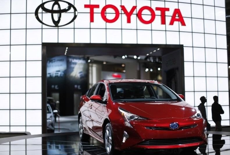 Toyota vạch trần sự thật về xe hybrid