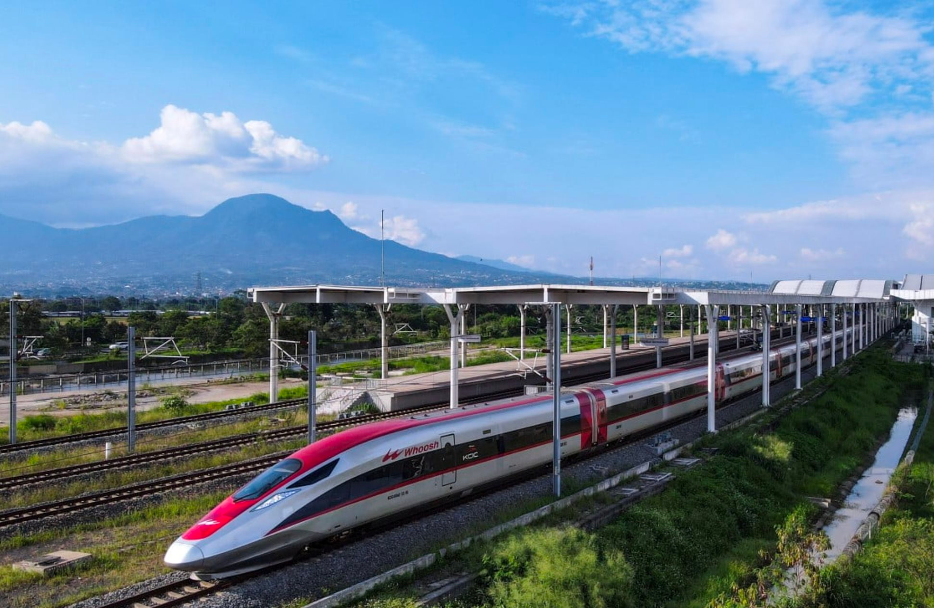 Loại Nhật Bản, chốt Trung Quốc xây dự án đường sắt cao tốc 20 tỷ USD: Công ty vận hành lỗ gần 400 triệu USD, nền kinh tế lớn nhất Đông Nam Á ‘như ngồi trên đống lửa’ vì lo nợ