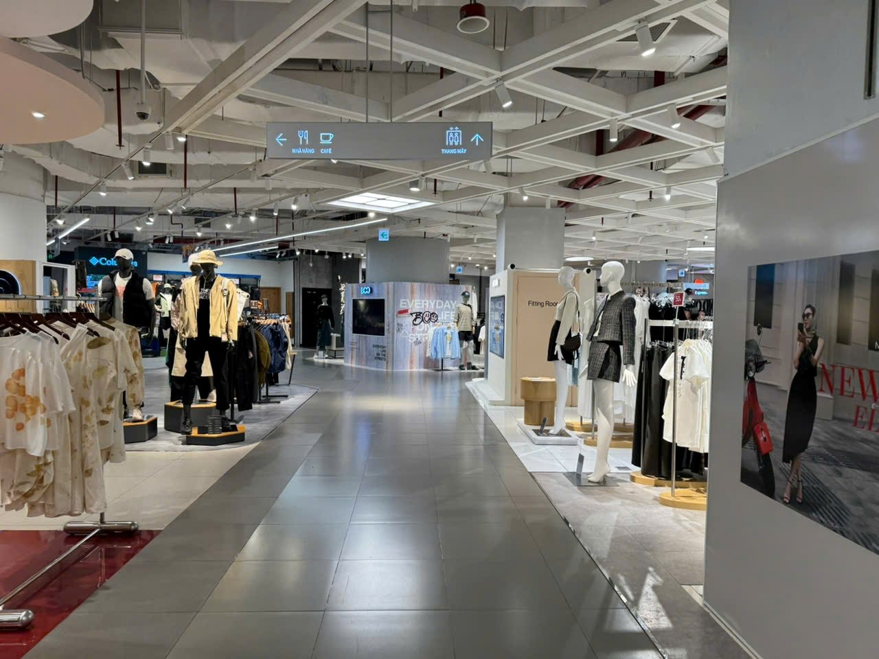 Bất động sản Hà Nội: Thị trường ổn định, phân khúc Văn phòng và Bán lẻ đang ‘phân hóa’ mạnh mẽ