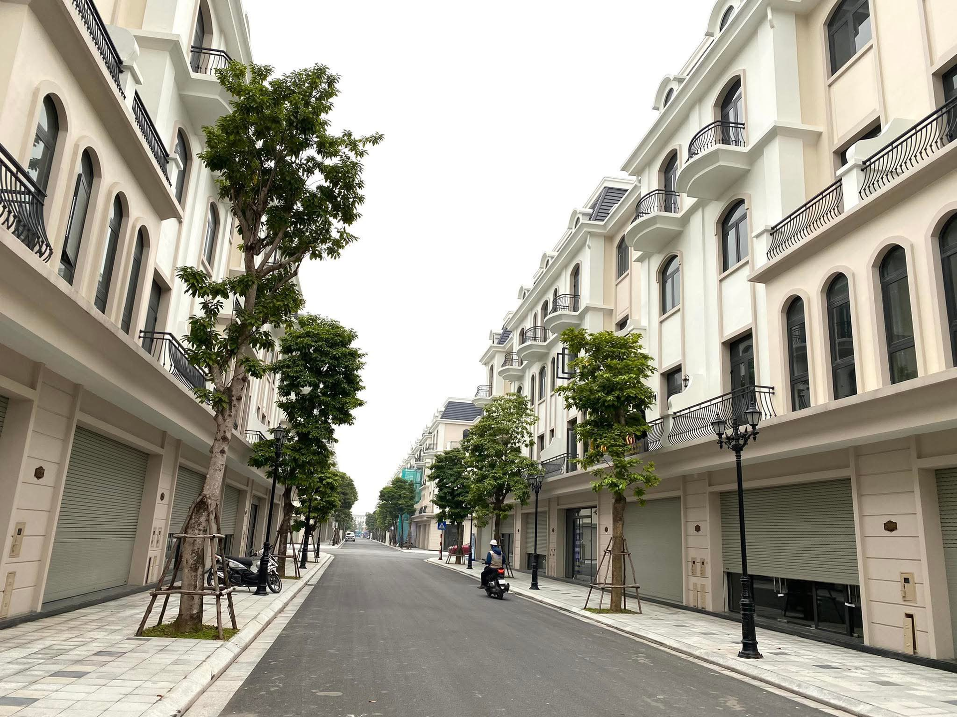 Gia đình thu nhập khá cần 9-10 năm làm việc mới mua được nhà tại Hà Nội và TP. Hồ Chí Minh