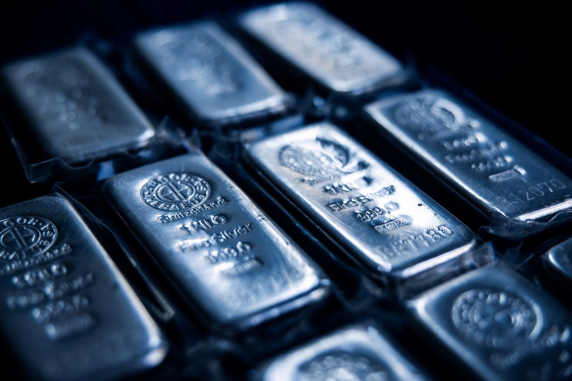 Bạc phá đỉnh 50 USD/ounce, hàng loạt chuyên gia dự báo khó tin: ‘100 USD/ounce không hề xa vời’