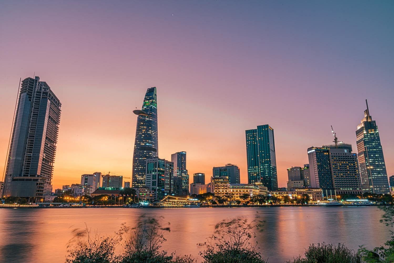 Chuyên gia quốc tế chỉ ra thời điểm Việt Nam sẽ vượt Thái Lan, trở thành nền kinh tế lớn thứ 32 trên thế giới