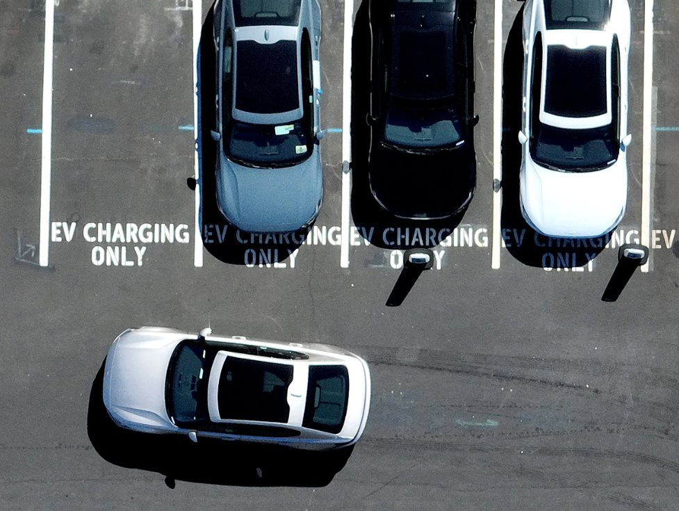 Duy nhất Tesla có lợi nhuận trên thị trường xe điện Mỹ, hàng loạt đối thủ báo lỗ