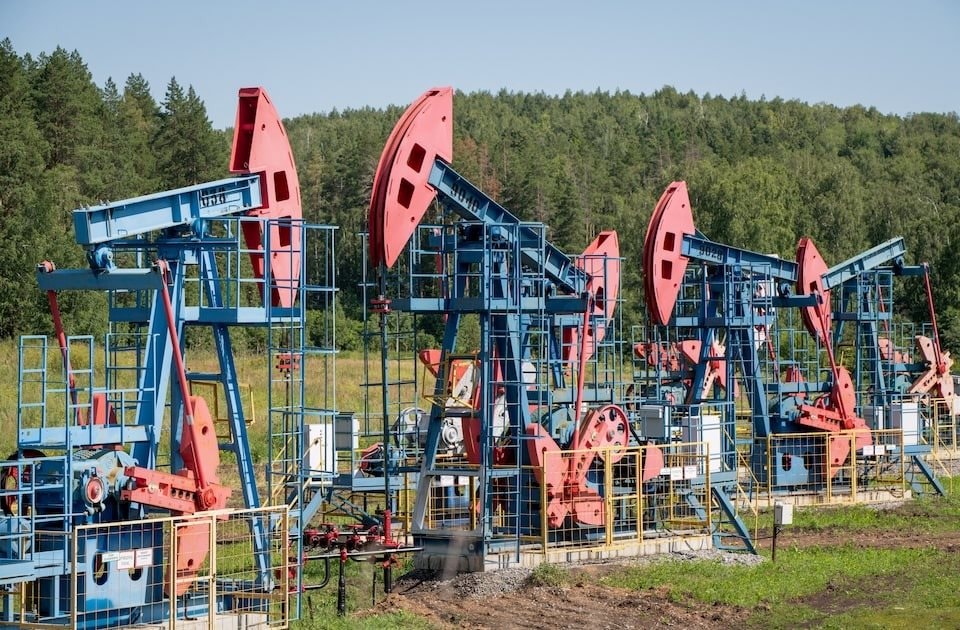 Đang nhập hơn 50 triệu thùng/tháng, khách sộp của Moscow chuẩn bị giảm mua dầu Nga, tăng mua từ Mỹ 