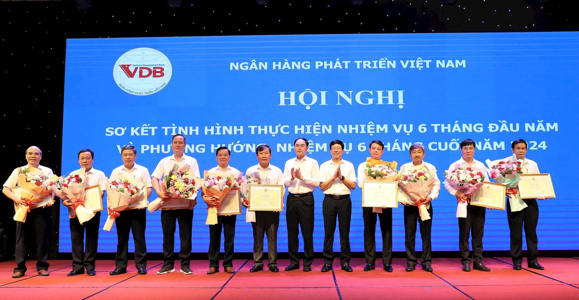 Ngân hàng Phát triển Việt Nam: đẩy mạnh phong trào thi đua, phấn đấu hoàn thành nhiệm vụ cơ cấu lại hoạt động 