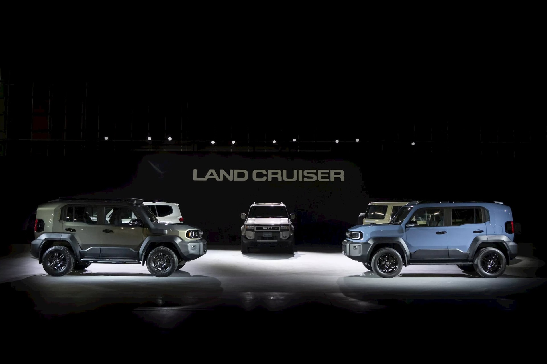 2026-toyota-land-cruiser-fj_34-s.jpg